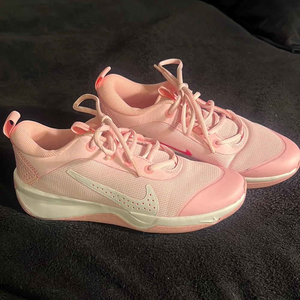 Girls youth Nikes 5Y